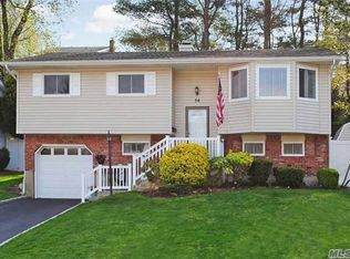 56 Todd Ct, Huntington Station, NY