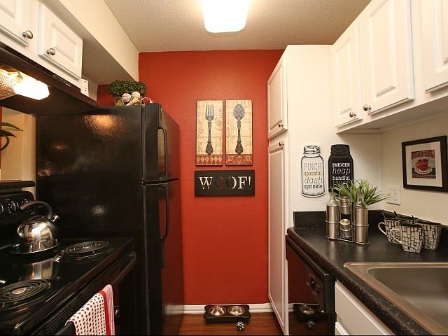 2nd image of 5959 Providence Rd APT 03