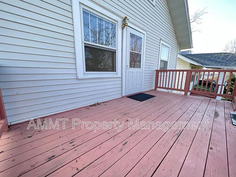 421 19th St NE — Photo 12