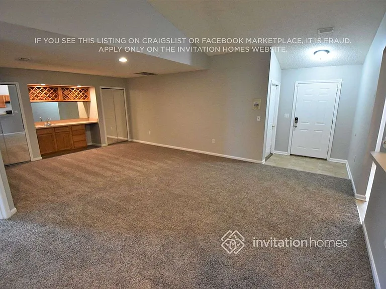 9785 Oxford Station Dr — Photo 3