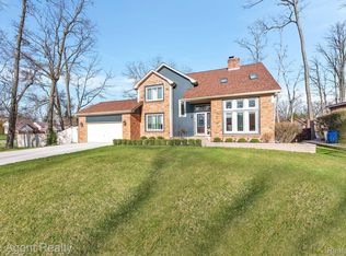 48952 Forest Dr, Shelby Township, MI 48317