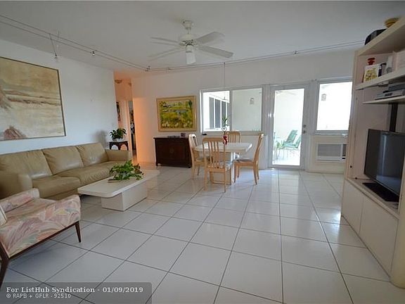 4th image of 3200 NE 36th St APT 812