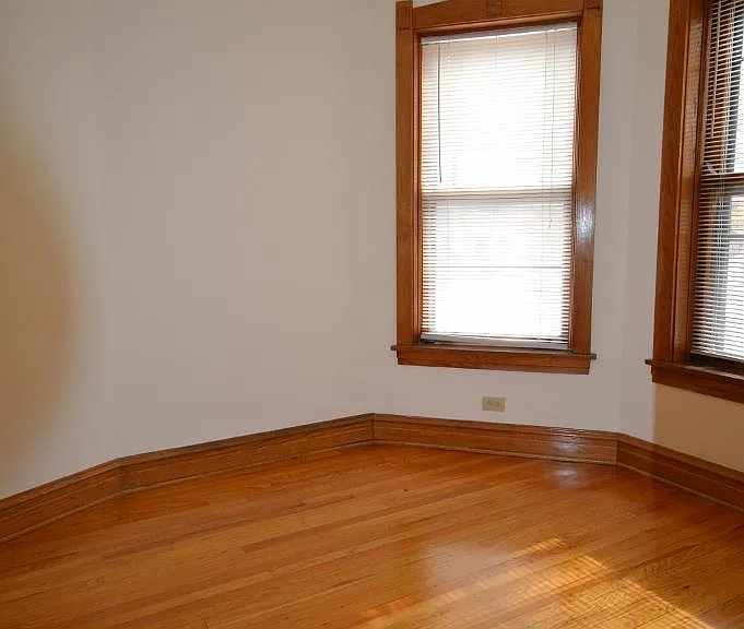 2116 W Berteau Ave #1 — Photo 9