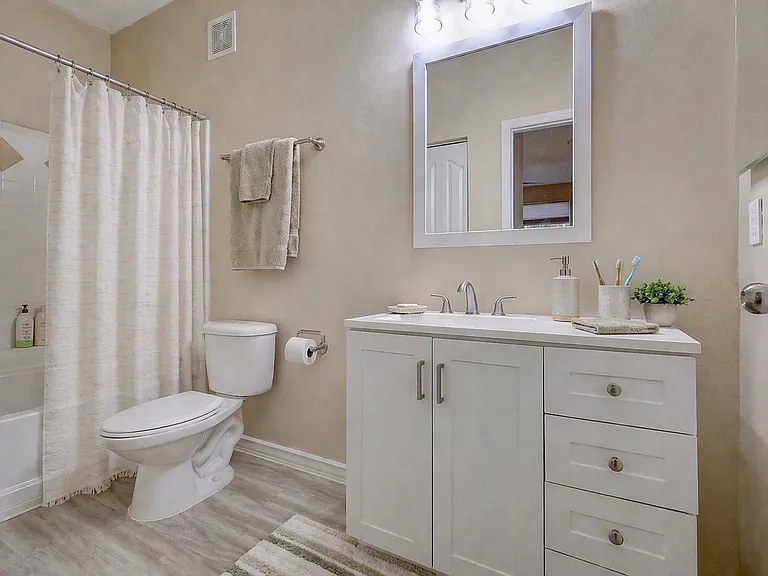 12914 Penn Station Ct #101 — Photo 11