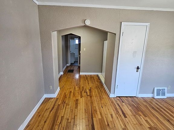 3rd image of 5824 Grand Ave #5826