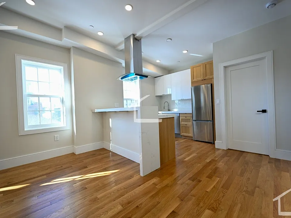 20 Winchester St #9