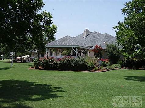 3rd image of 6320 Oak Hollow Dr