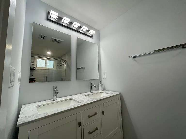 218 Seagate Ave #B — Photo 5