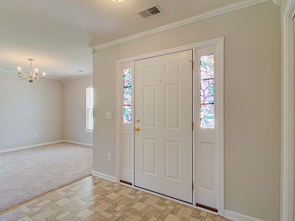 3rd image of 115 Bainsbury Ln