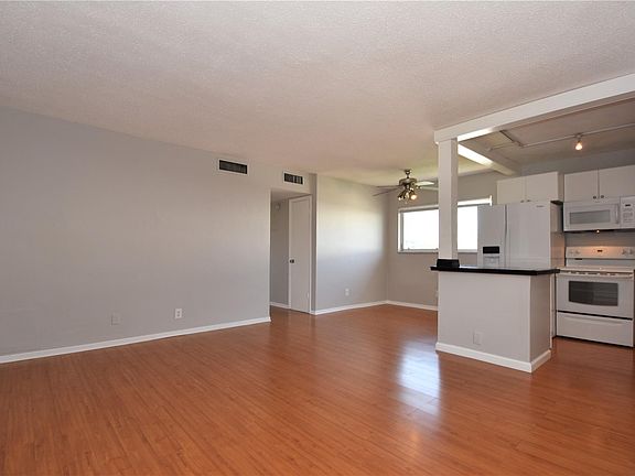 4th image of 3050 NE 5th Terrace #10