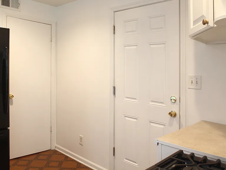 2025 W 35th St #2F — Photo 61