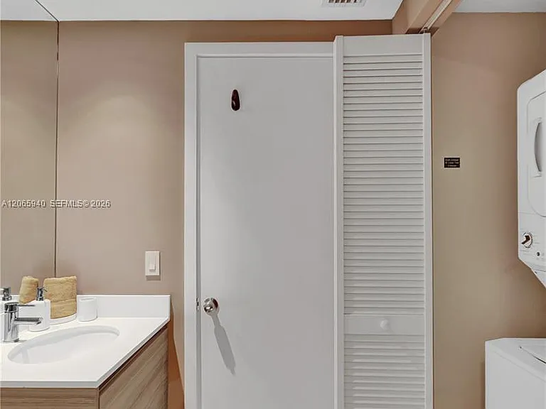 121 NE 34th St #2106A — Photo 21