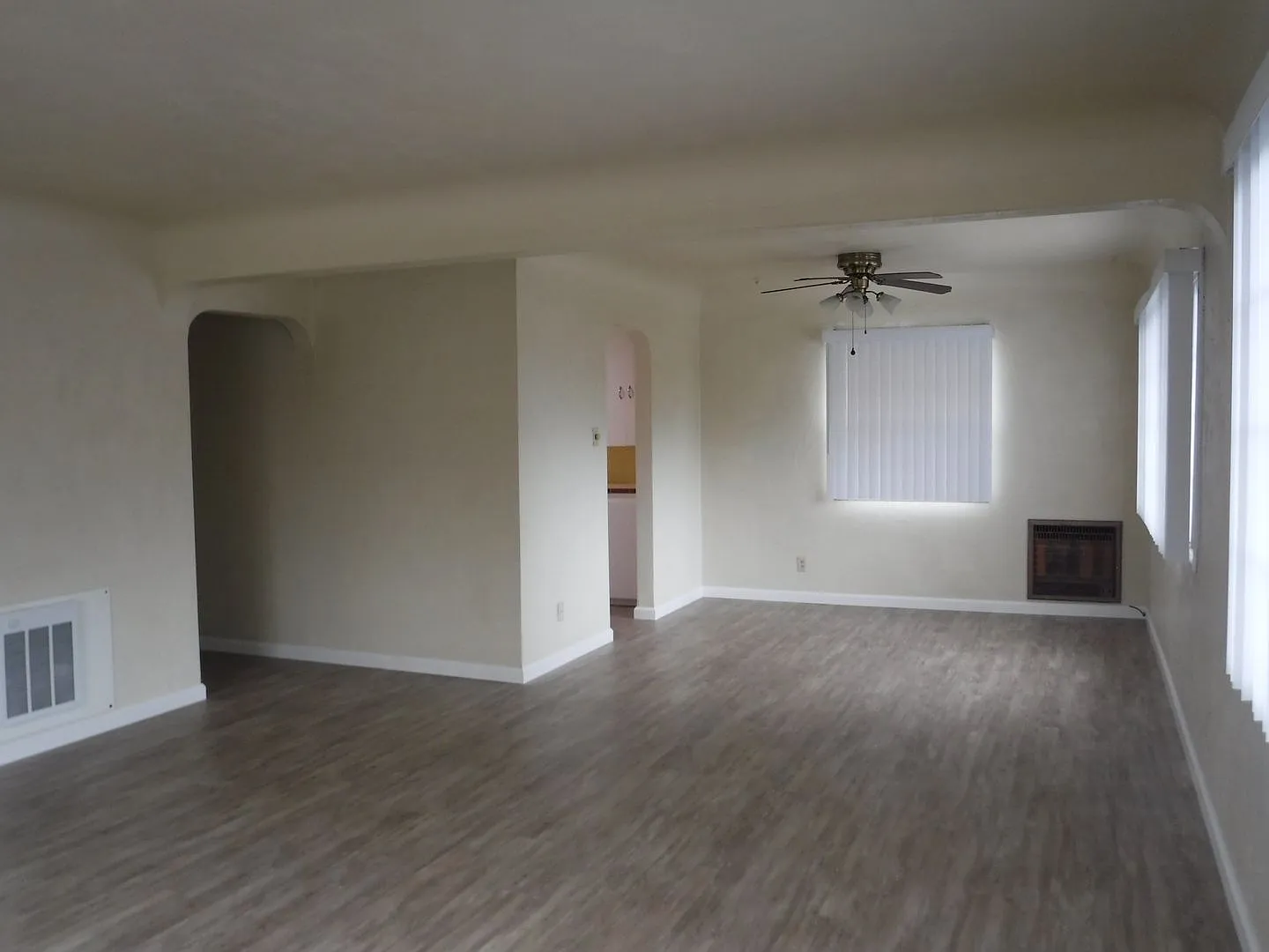 CAL2222 — Photo 2