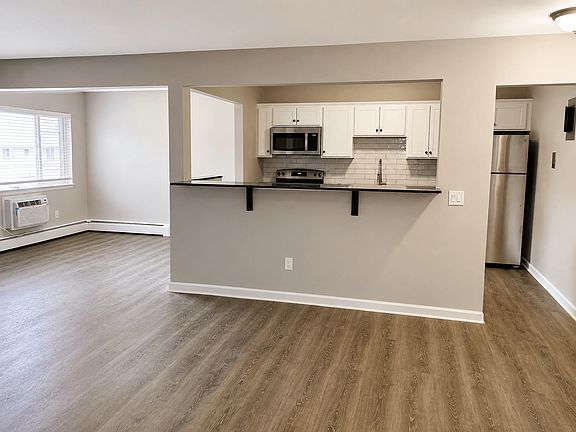 3rd image of 185 Country Manor Way #12042