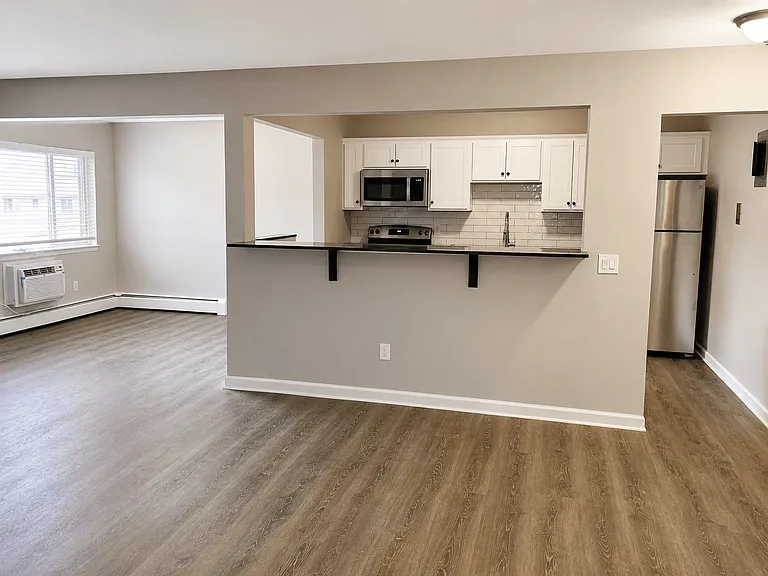 Country Manor Apartment Homes — Photo 3