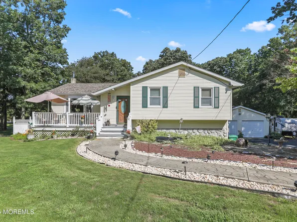 642 Oakwood Avenue, Jackson, NJ 08527