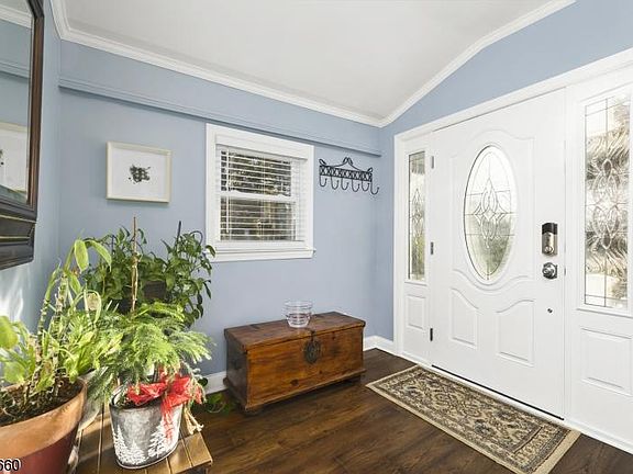 2nd image of 149 Burnett Ave