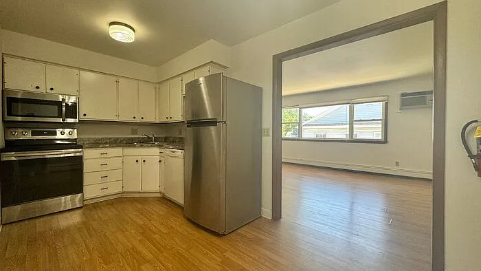 614 E Jefferson St #9 — Photo 3