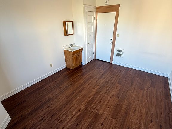 3rd image of 575 Columbus Ave Unit 28