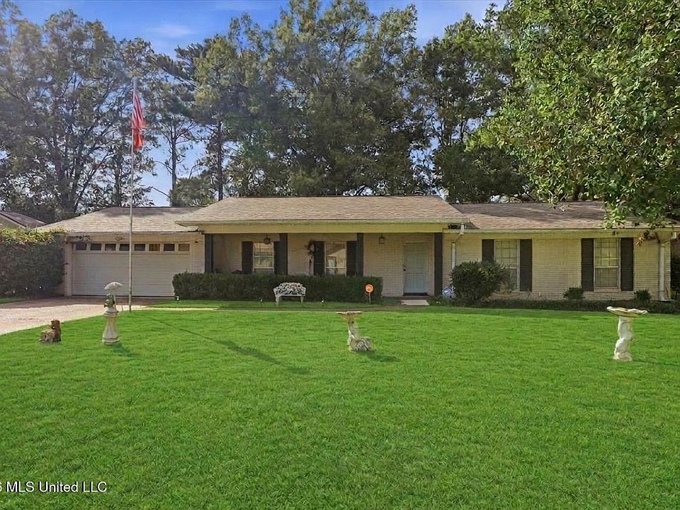 1st image of 1219 Canterbury Ln