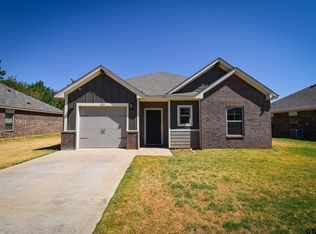 222 Valley View Ln, Jacksonville, TX 75766