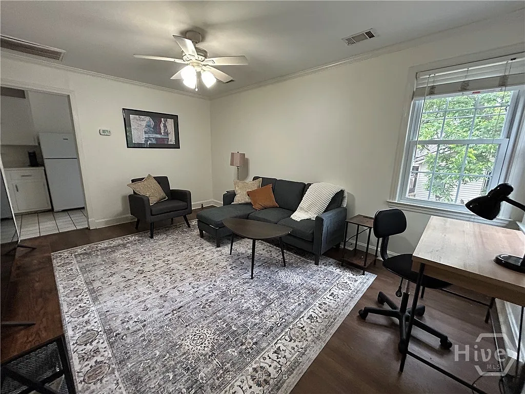 1 bed, 1.0 bath, 600 sqft, $1,600 — Photo 3