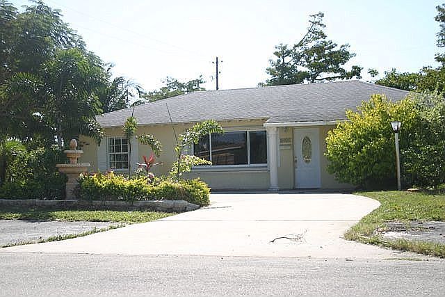 Front Exterior w/Private Circular Driveway