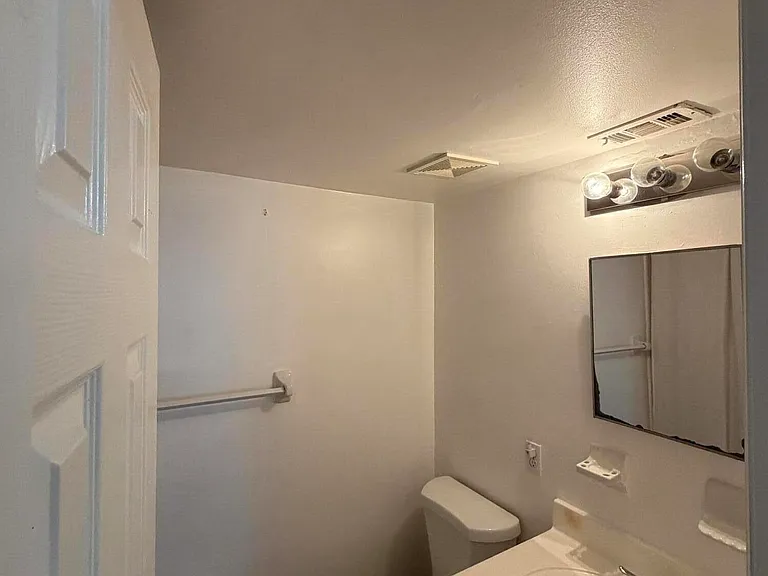 270 S Cypress Rd #204 — Photo 11