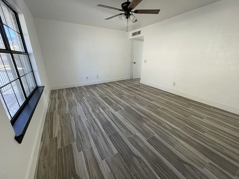 6729 Villa Hermosa Dr — Photo 13