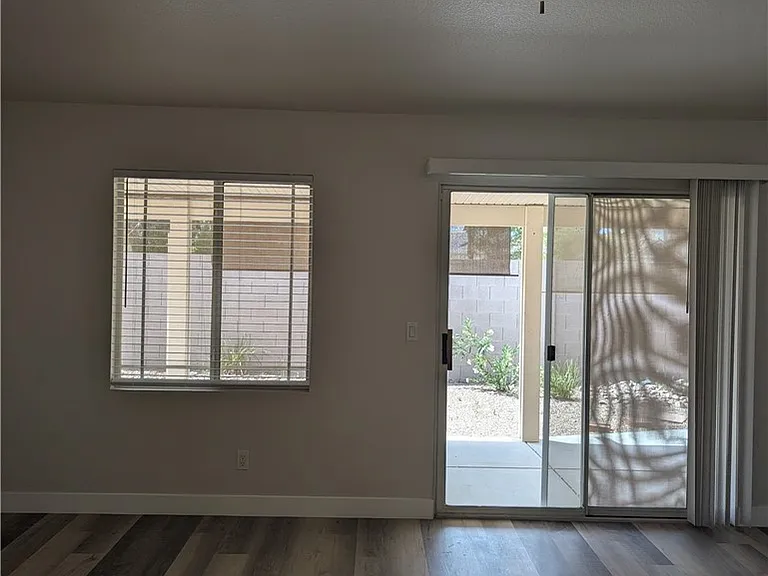 327 Perry Ellis Dr — Photo 45