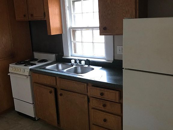 4th image of 423 Arey Ave