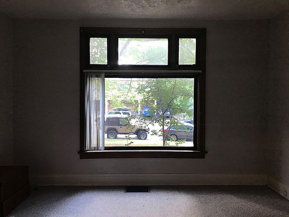 2nd image of 1260 N Vine St