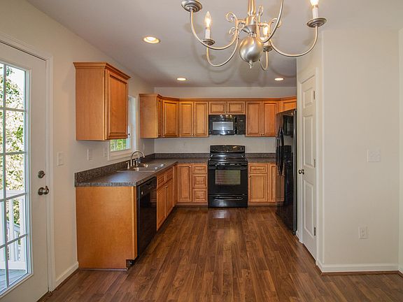 5th image of 283 Todd Ln