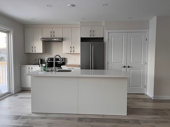 2nd image of 75 Golden Way