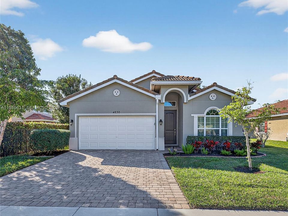 1st image of 4830 Foxtail Palm Ct