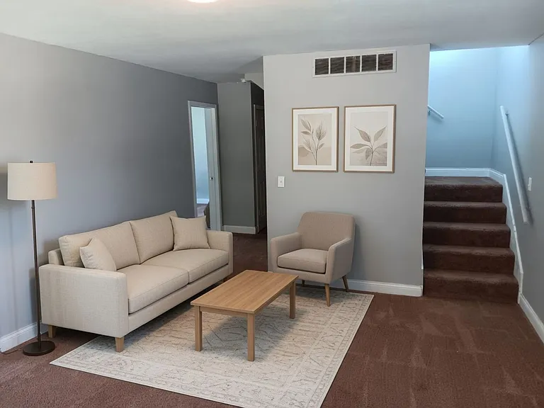 1306 S Limestone St — Photo 2