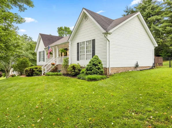 1219 Woodsage Dr, Soddy Daisy, TN 37379