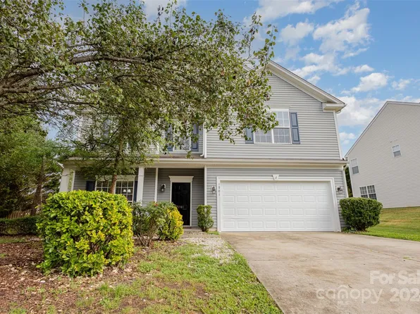 1901 Moss Creek Dr, Harrisburg, NC 28075