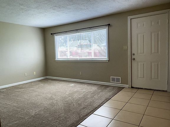 2nd image of 1558 Lynn Ave