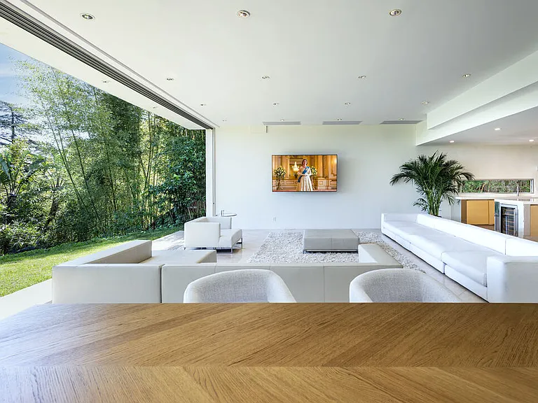 1466 N Bel Air Rd — Photo 15