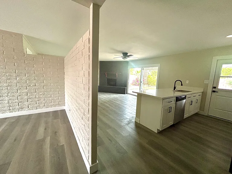 1929 E Alameda Dr — Photo 10