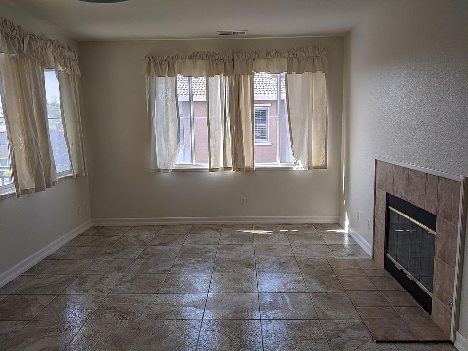 1st image of 3677 Jasmine Cir