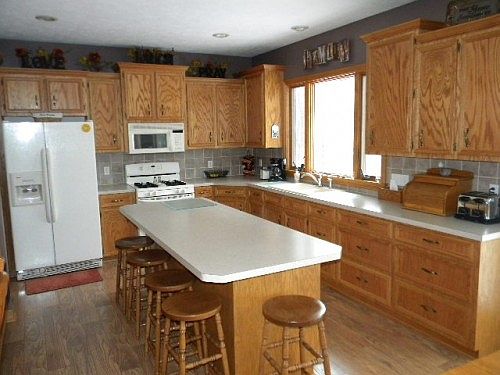 5th image of 17606 Simmons Ave NE