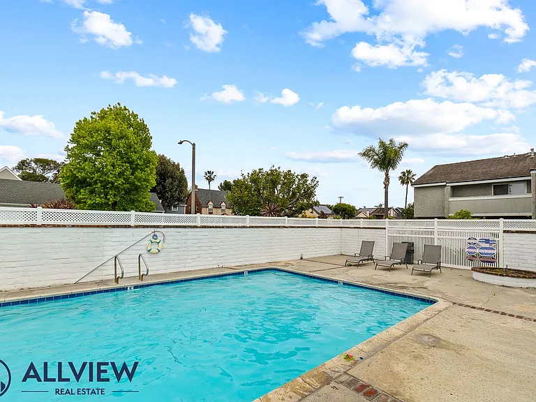 8275 Cherrywood Cir — Photo 33