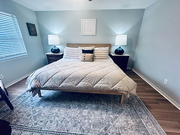 4th image of 200 Autumn Dr APT 8C