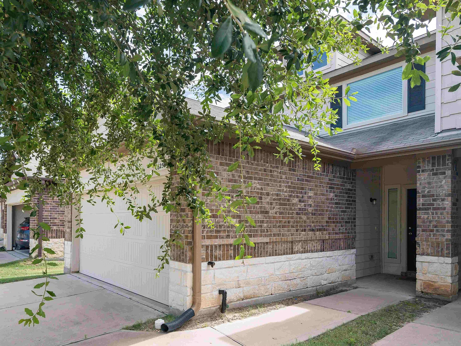 Brenwood Circle Townhomes — Photo 3