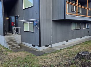 810 S Holladay Dr APT 4, Seaside, OR 97138