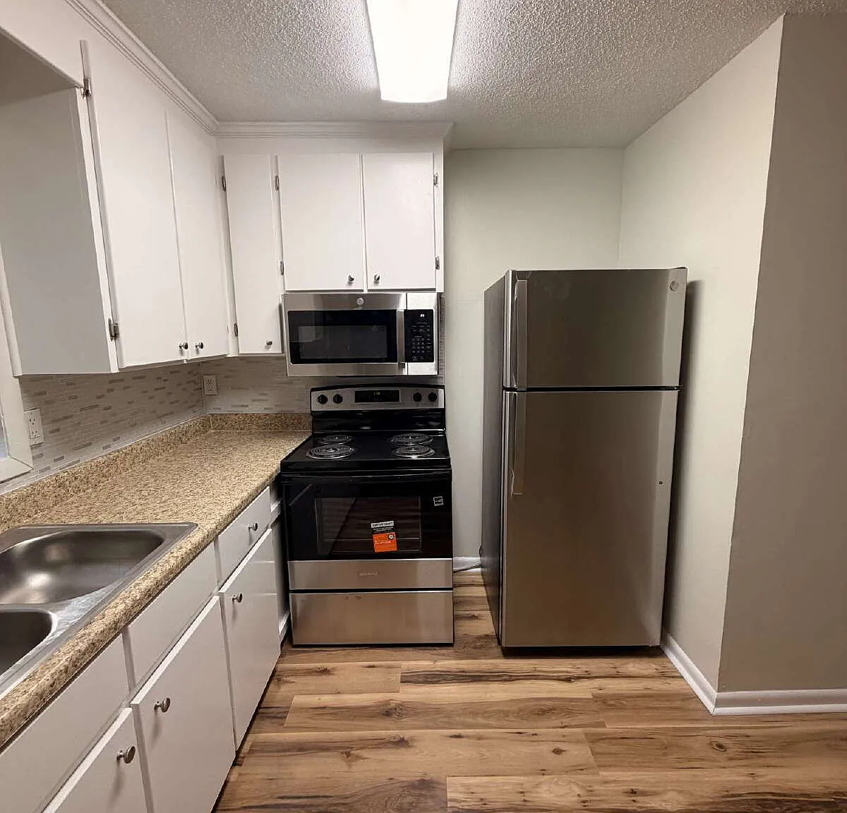 4 bed, 2.0 bath, $995 — Photo 4