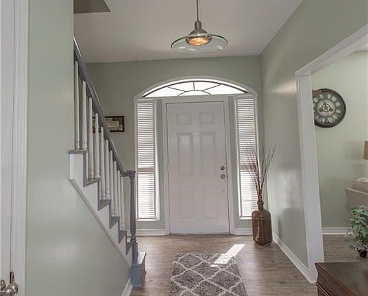 2nd image of 305 Woodlands Ln