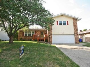 2085 W Woodbine Dr, Decatur, IL 62526